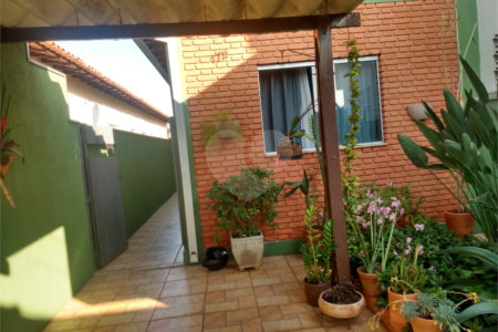 Casa à venda com 2 quartos em Vila Aurora, Itapetininga, SP