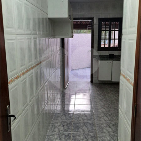 Sobrado à venda com 3 quartos, sendo 1 suíte, em Vila Suissa, Mogi das Cruzes, SP
