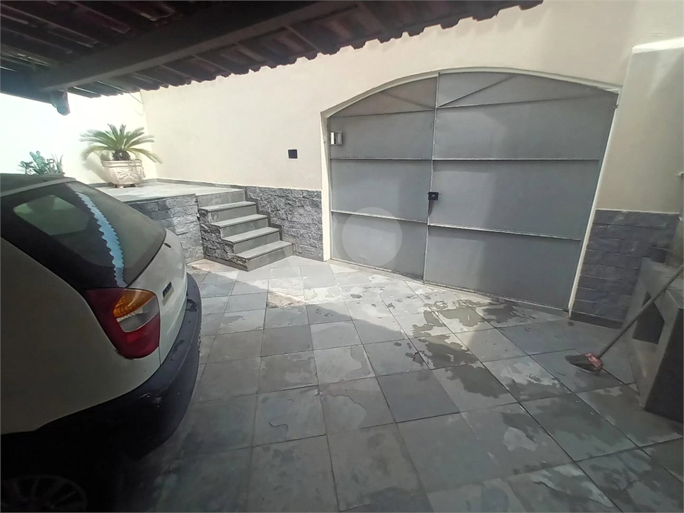 Casa à venda com 2 quartos, sendo 1 suíte, no condomínio Parque Central, Rio de Janeiro - RJ