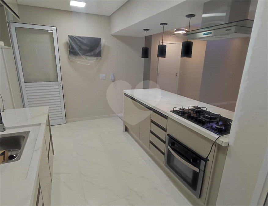 Apartamento à venda com 3 quartos, sendo 2 suítes,  em Jardim Arpoador, São Paulo, SP