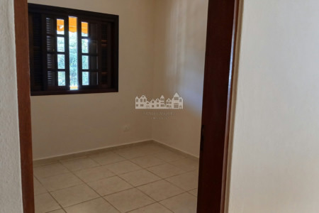 Casa para alugar com 3 quartos, sendo 1 suíte, em Vila Petrópolis, Atibaia, SP