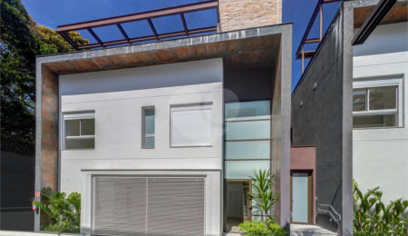 Casa à venda ou para alugar com 3 suítes no condomínio Jardim Flora, São Paulo - SP