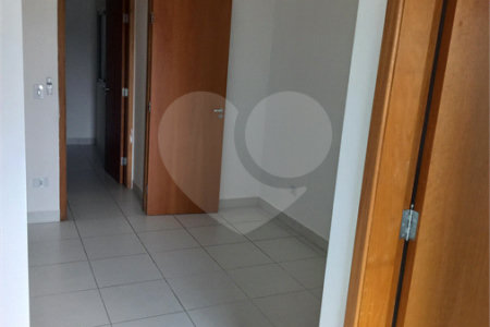 Casa à venda com 2 suítes no condomínio martinha, São Paulo - SP