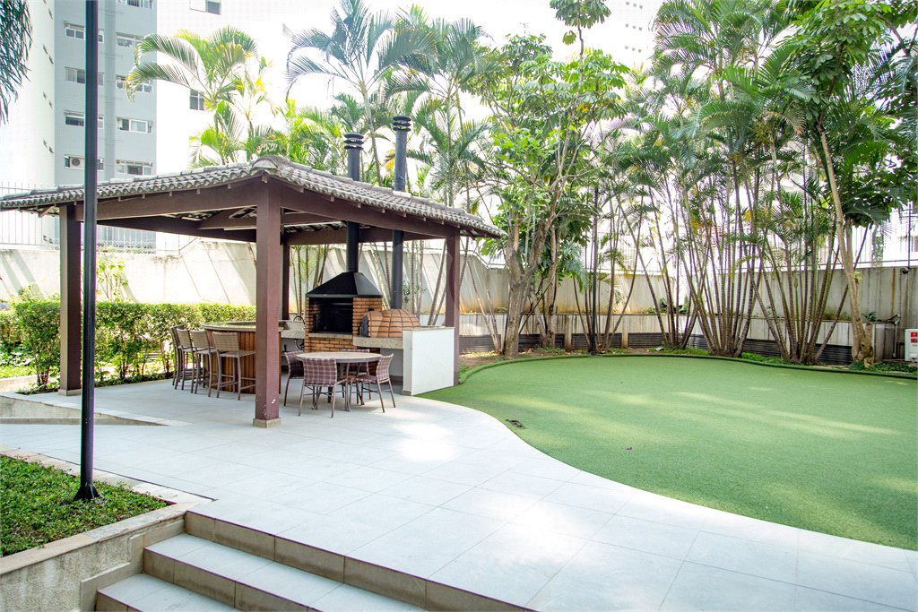Apartamento à venda com 3 suítes em Moema, São Paulo, SP
