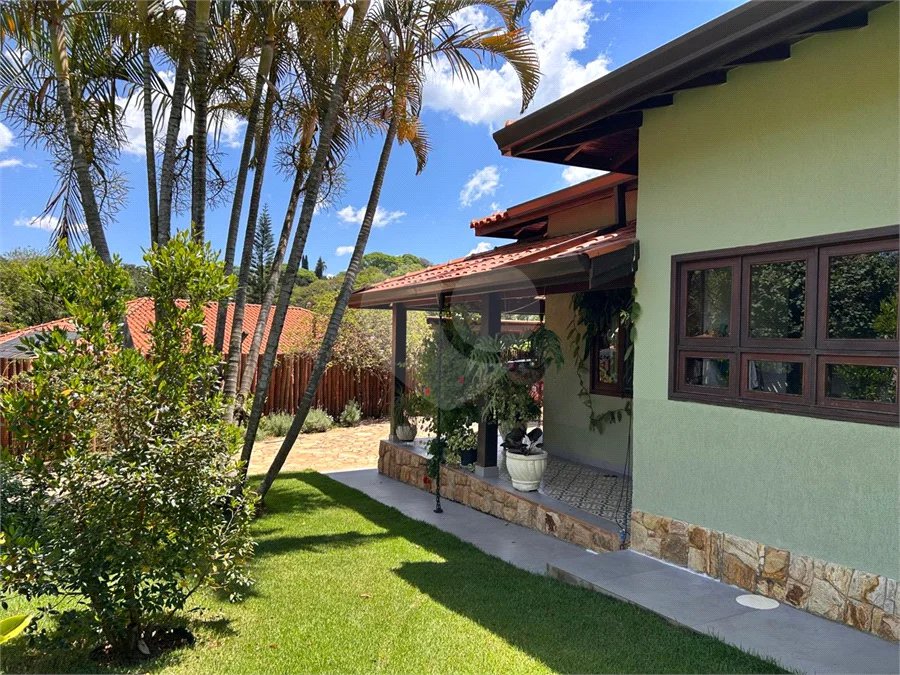 Casa para Venda ou Locação com opção de estar mobiliado no Condomínio Recanto Florido – Vinhedo/SP