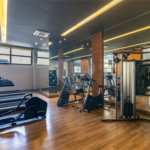 Itaim ! Studio ,muito bem localizado ! vaga de garagem !