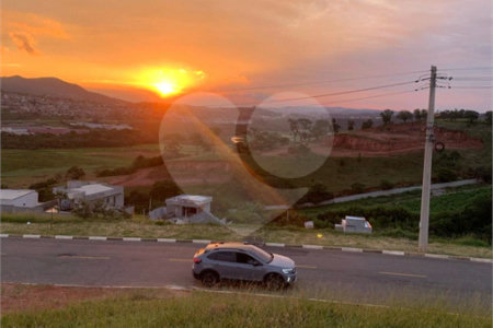 Terreno para venda com 368 metros quadrados em condomínio fechado Bom Jesus dos Perdoes SP.