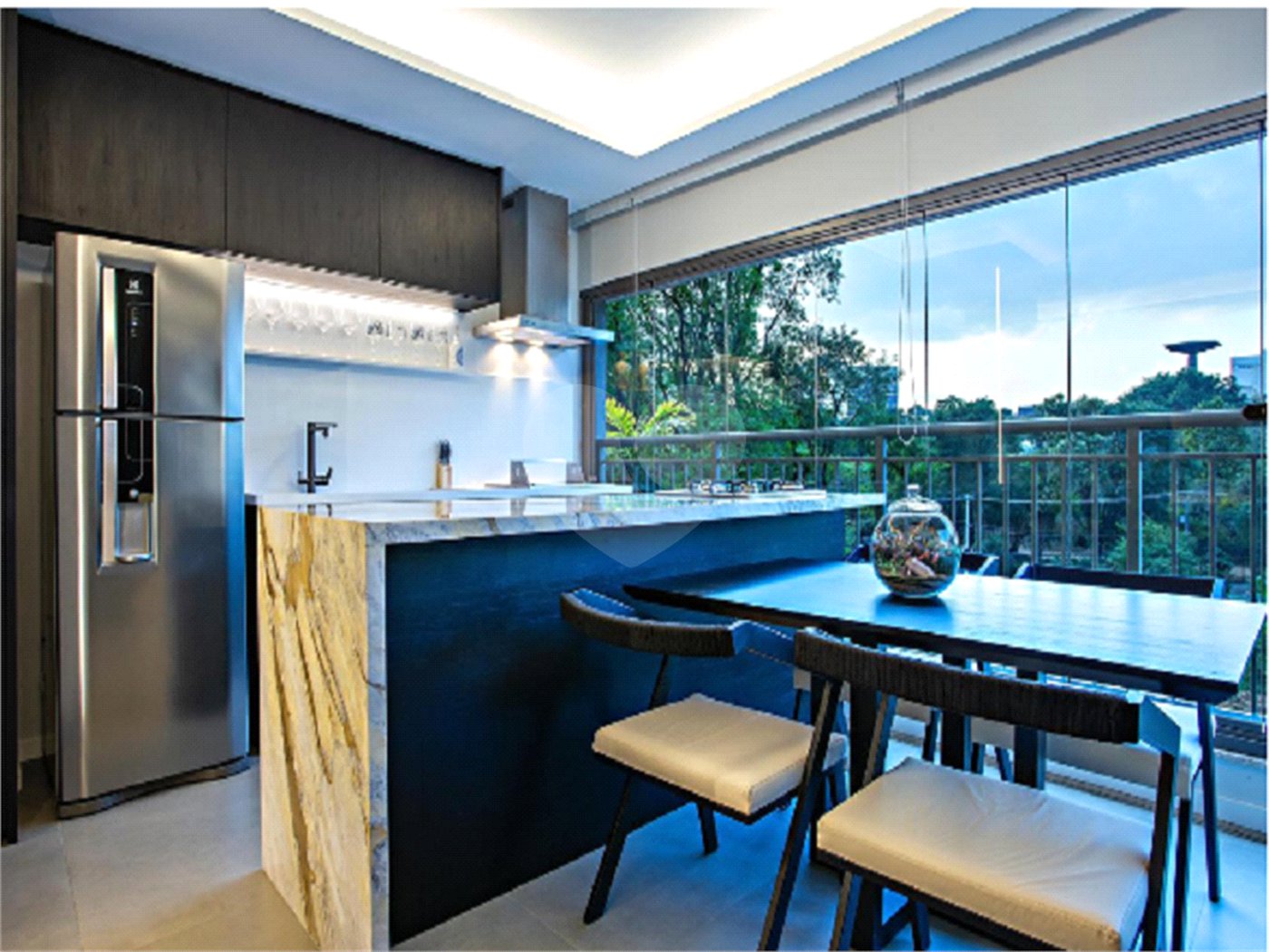 Apartamento à venda com 2 quartos, sendo 1 suíte,  em Indianópolis, São Paulo, SP