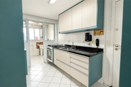 Apartamento à venda com 3 quartos, sendo 1 suíte, em Jardim das Acácias, São Paulo, SP