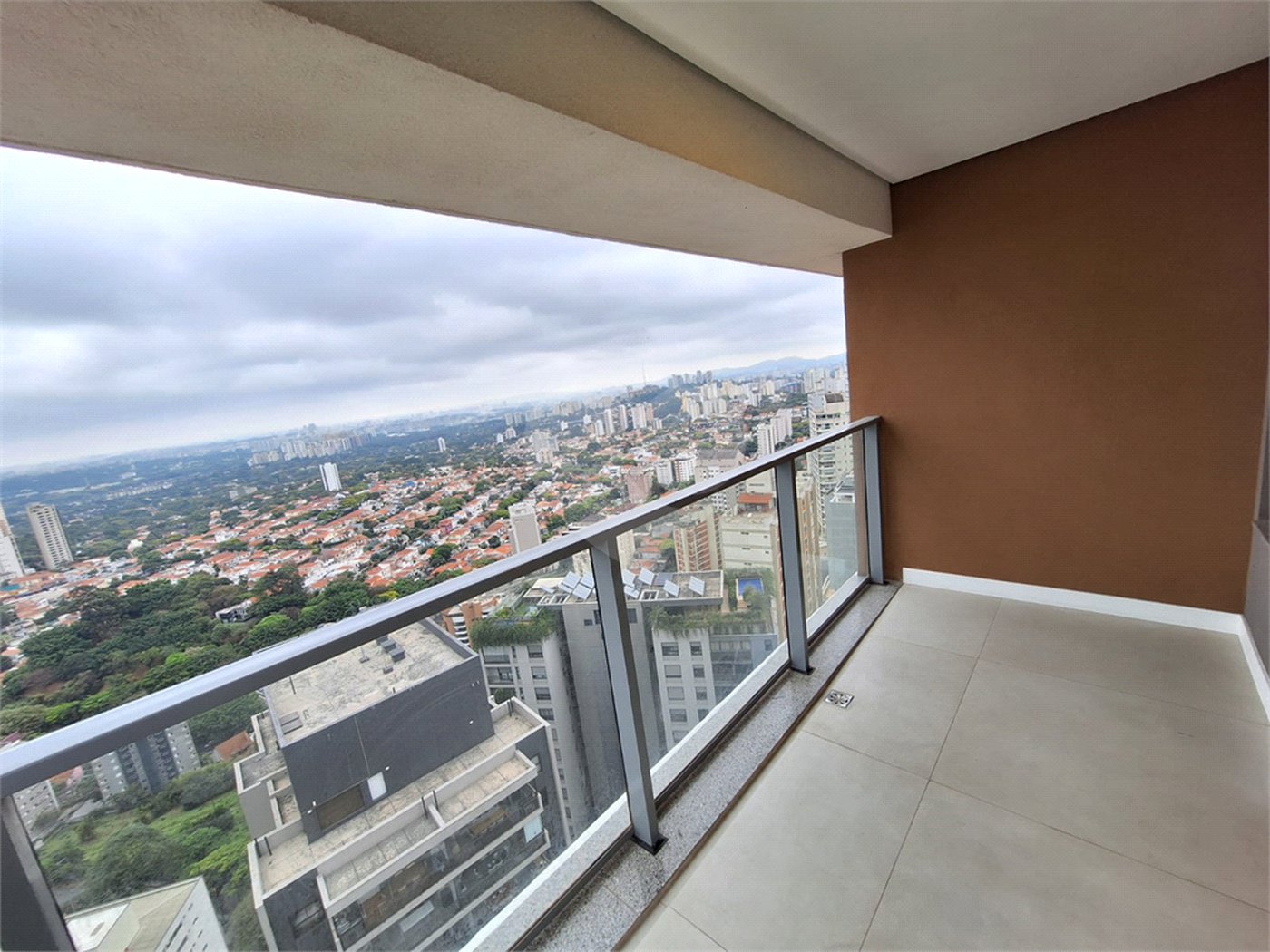 Apartamento para alugar com 3 suítes em Sumarezinho, São Paulo, SP