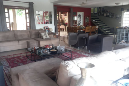 Casa à venda com 3 quartos, sendo 2 suítes, em Jardim Imperial Hills III, Arujá, SP