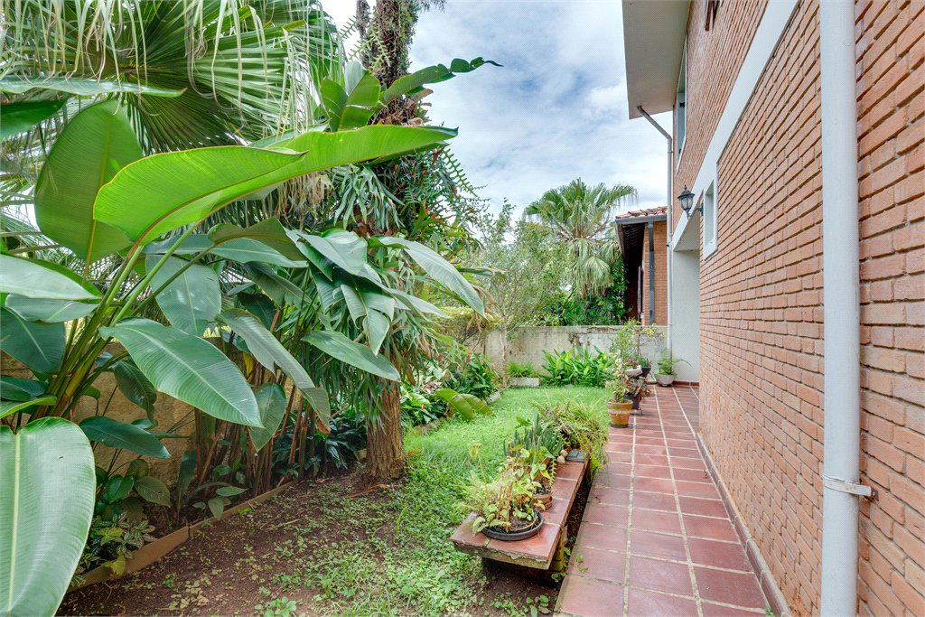 Sobrado à venda com 3 quartos, sendo 1 suíte, em Chácara Flora, São Paulo, SP