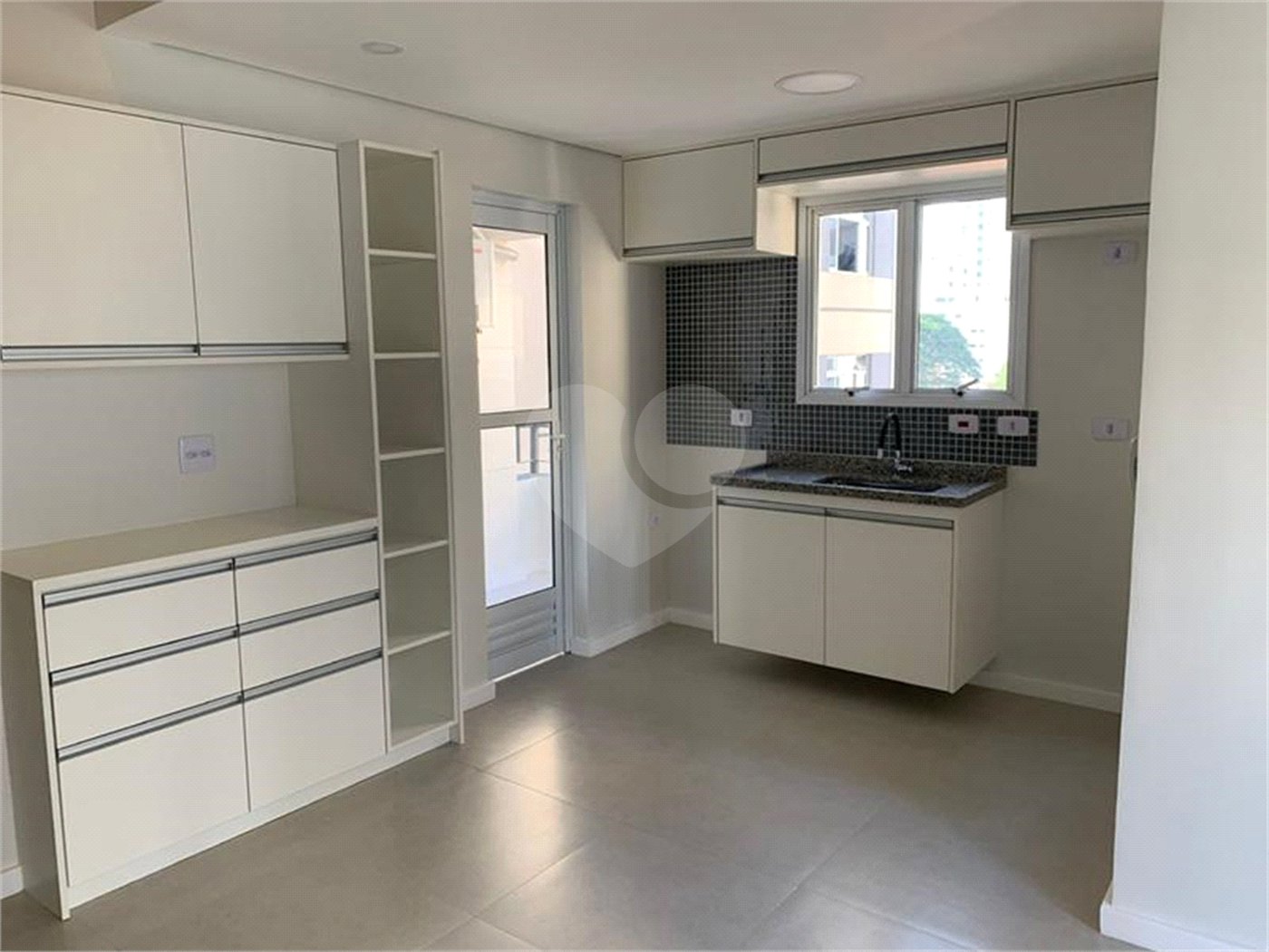 A Passos do Metrô Oscar Freire! Apartamento com Infraestrutura Completa na Rua Lisboa.