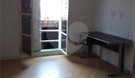 Sobrado à venda com 3 quartos em Moema, São Paulo, SP