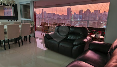 Apartamento à venda com 3 quartos, sendo 1 suíte,  em Ipiranga, São Paulo, SP