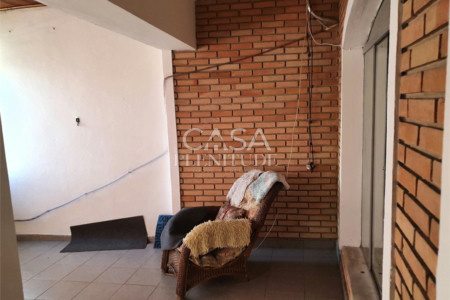 Sobrado à venda com 4 quartos, sendo 1 suíte, em Vila Carvalho, Sorocaba, SP