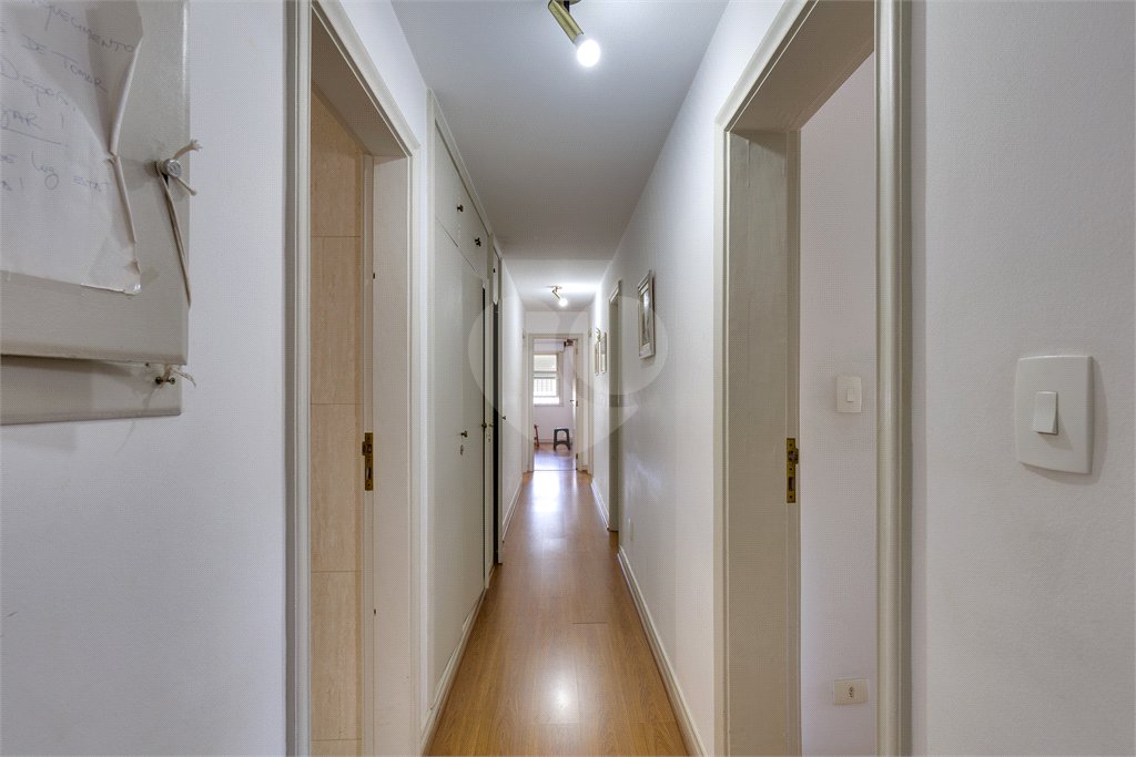 Apartamento à venda com 4 quartos, sendo 1 suíte, em Alto da Boa Vista, São Paulo, SP