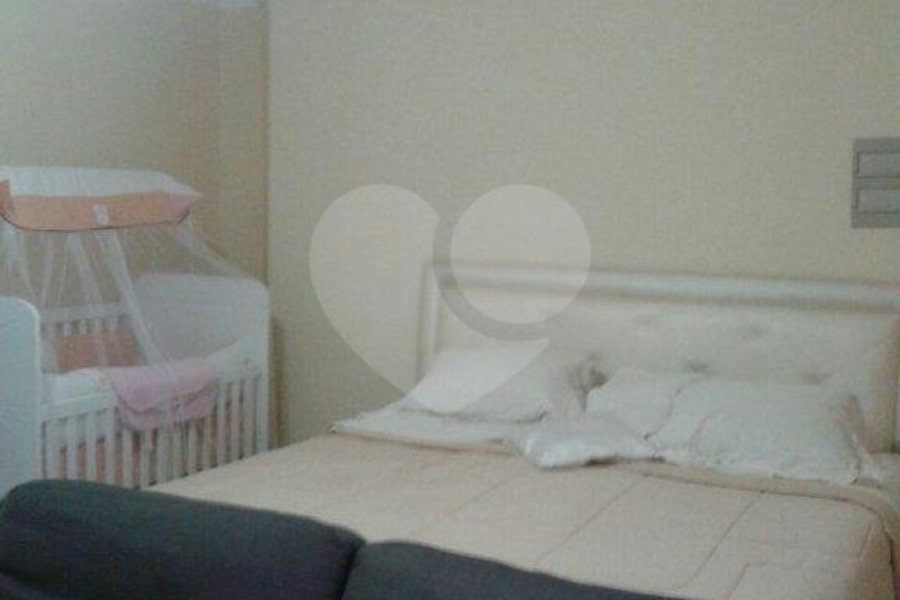 Sobrado à venda com 5 quartos, sendo 4 suítes, em Horto, São Paulo, SP