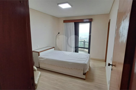 Apartamento para alugar com 4 quartos, sendo 3 suítes, em Santo Amaro, São Paulo, SP