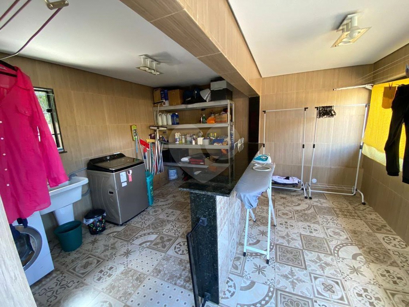 Casa à venda com 4 suítes em Vila Santista, Atibaia, SP
