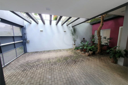 Casa à venda com 6 quartos, sendo 4 suítes, em Bosque da Saúde, São Paulo, SP