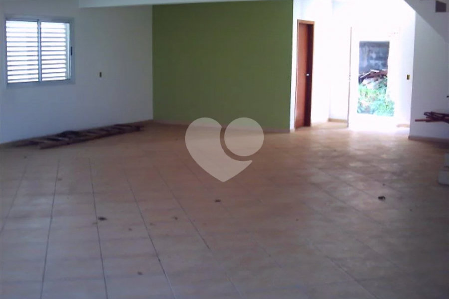 Sobrado à venda com 3 quartos, sendo 1 suíte, em Tremembé, São Paulo, SP