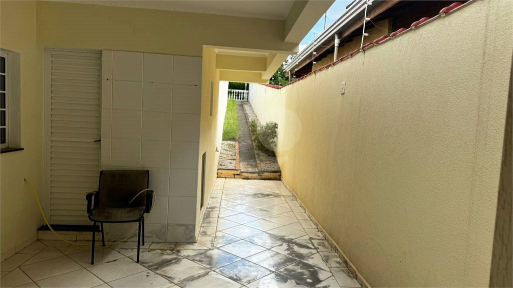 Casa à venda com 8 quartos, sendo 3 suítes,  no condomínio Terras de Santa Rosa, Salto - SP