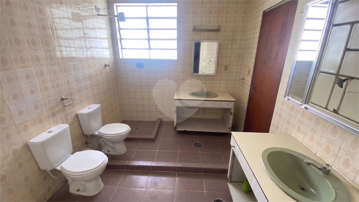 Sobrado à venda ou para alugar com 4 quartos, sendo 1 suíte,  em Parque Colonial, São Paulo, SP