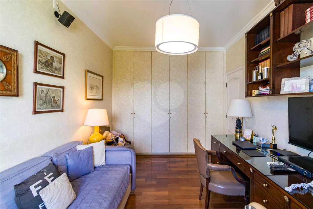 Apartamento à venda com 4 quartos, sendo 2 suítes, em Real Parque, São Paulo, SP