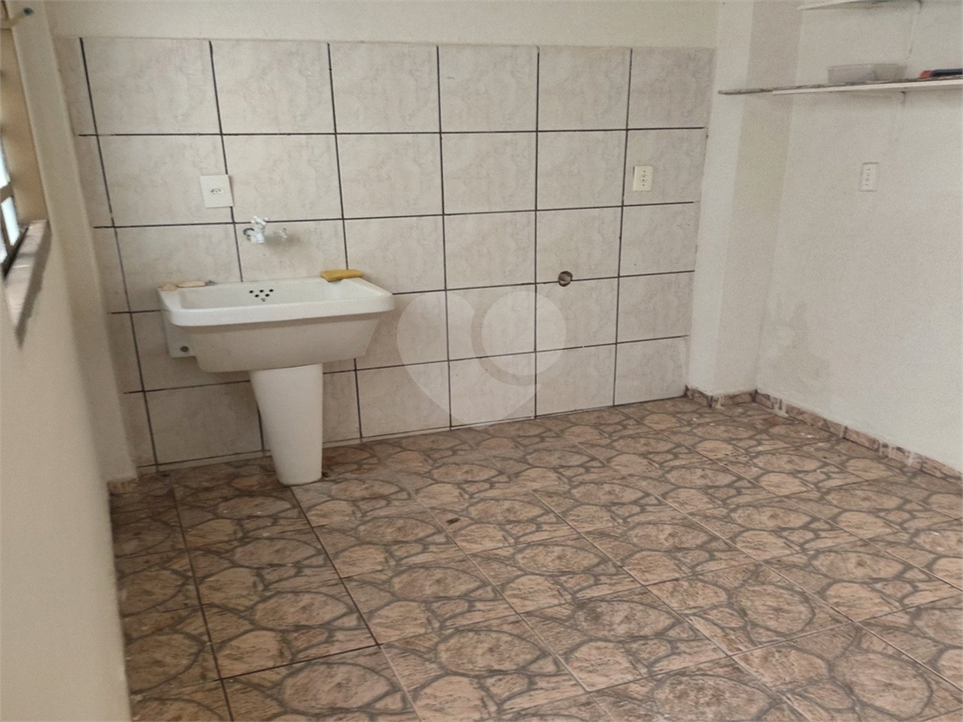 Sobrado para alugar com 3 quartos, sendo 1 suíte, em Jardim Valença, Indaiatuba, SP