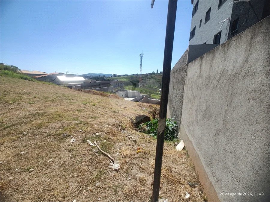 Terreno em Atibaia com 197 metros, pronto para construir, ao lado de supermercado e diversos comércios