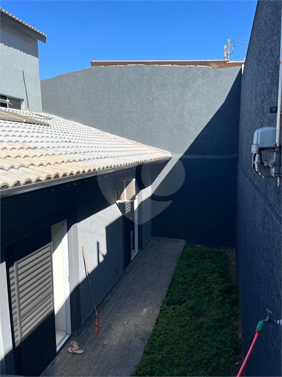 Sobrado à venda com 3 quartos, sendo 1 suíte, em Jardim Brogotá, Atibaia, SP