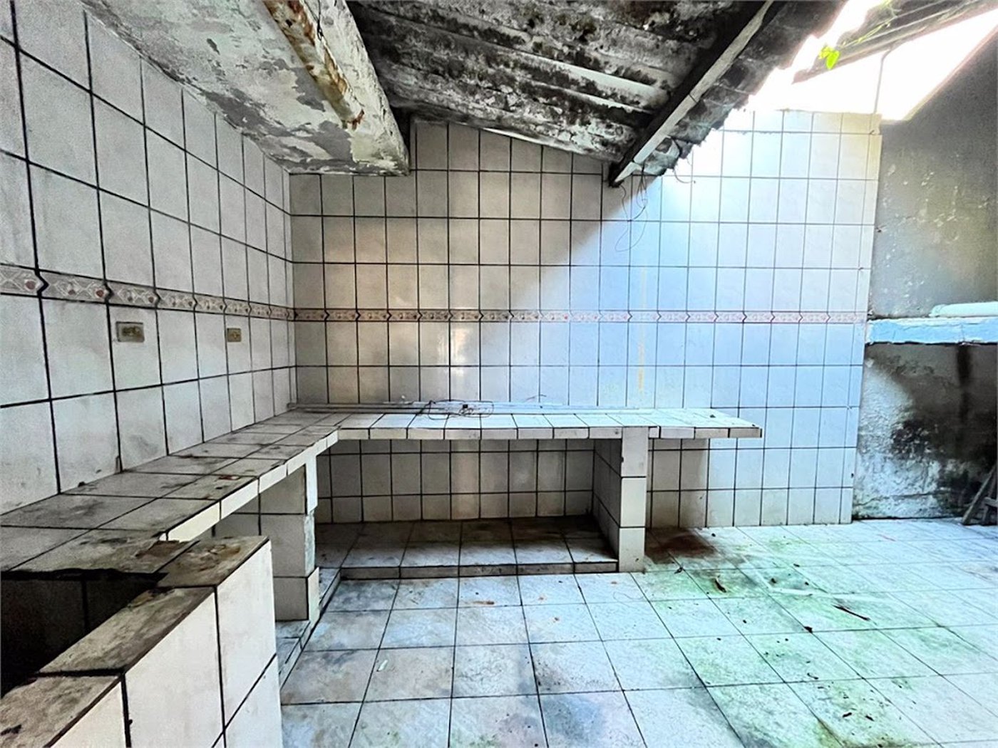 Galpão para alugar, 274 m² por R$ 10.000,02 - Vila Matias - Santos/SP
