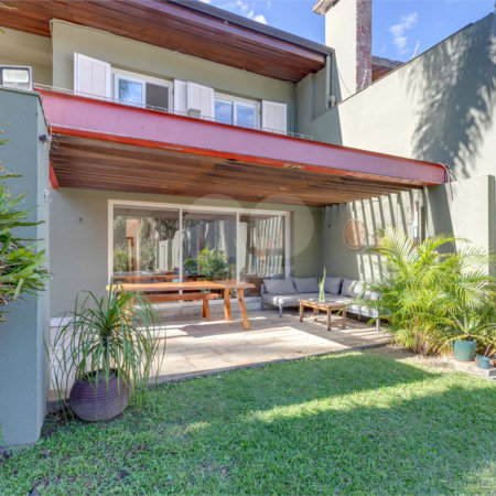 Casa à venda com 4 quartos, sendo 2 suítes,  em Alto da Boa Vista, São Paulo, SP