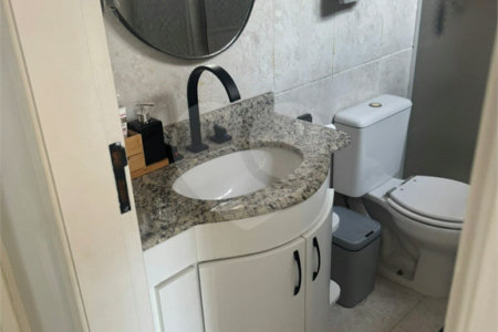 Casa à venda com 3 quartos, sendo 1 suíte, no condomínio Vilage Palmas, São Paulo - SP