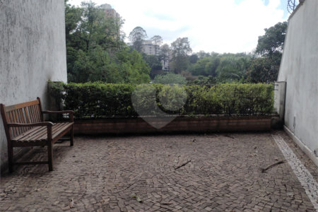 Casa à venda com 4 quartos, sendo 3 suítes,  no condomínio Vila das Flores, São Paulo - SP