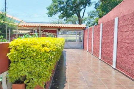 Sobrado à venda com 3 quartos, sendo 1 suíte, em Jardim Casa Branca, Suzano, SP
