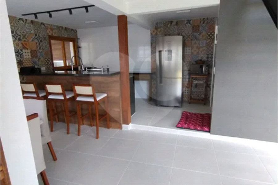 Casa à venda ou para alugar com 3 quartos, sendo 1 suíte, no condomínio Alpes da Cantareira, Mairiporã - SP