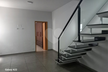Sobrado à venda com 3 quartos, sendo 1 suíte, em Guaiaúna, São Paulo, SP