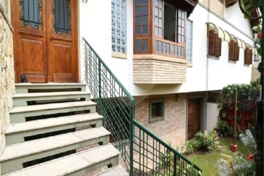 Sobrado à venda com 4 quartos, sendo 2 suítes, em Tremembé, São Paulo, SP