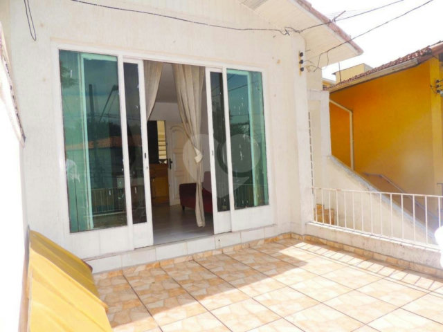 Sobrado à venda com 3 quartos, sendo 1 suíte,  em Jabaquara, São Paulo, SP