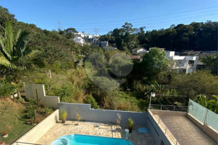 Casa à venda com 4 suítes no condomínio Aruã, Mogi das Cruzes - SP