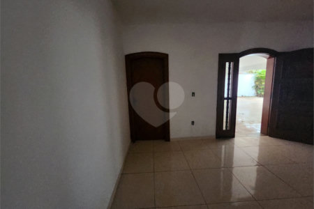 Sobrado à venda ou para alugar com 4 quartos, sendo 2 suítes, no Centro, Araraquara, SP