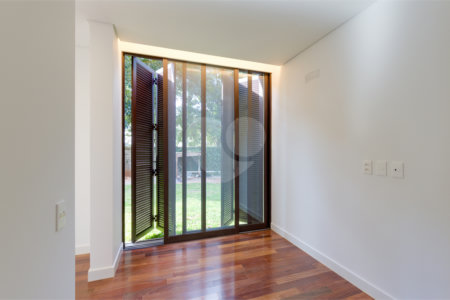 Casa à venda com 5 suítes no condomínio Chácara Flora, São Paulo - SP
