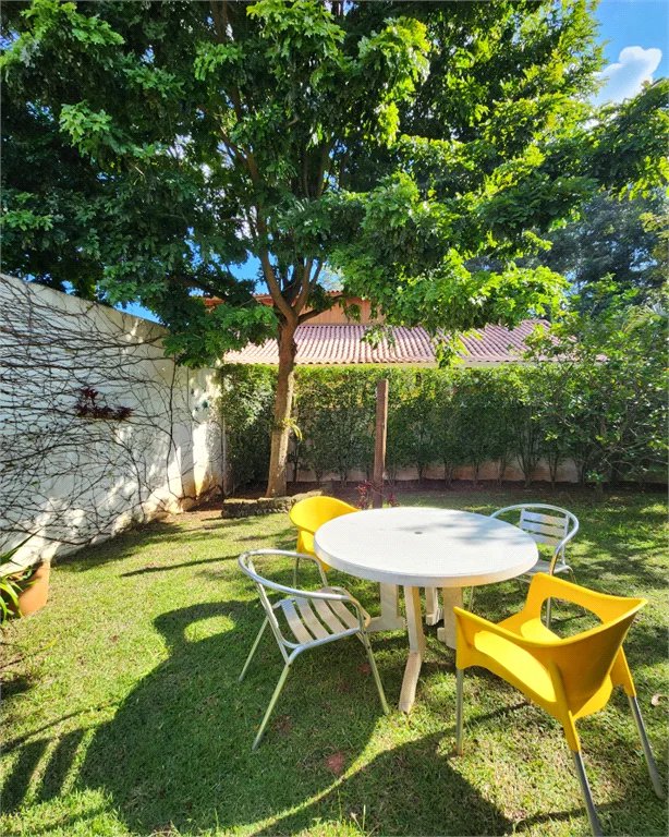 Casa à venda com 4 quartos, sendo 2 suítes, no condomínio Vila Nova de Gaia, São Paulo - SP