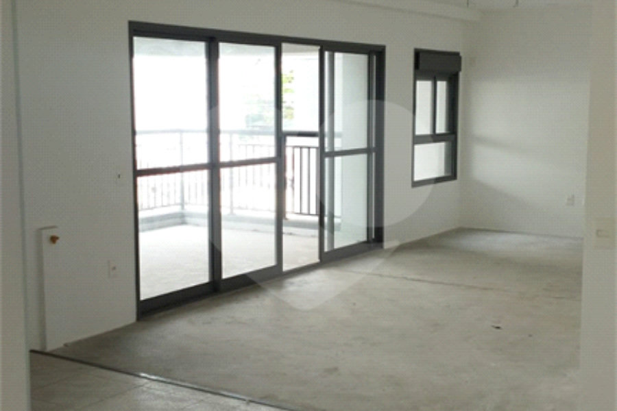 Apartamento à venda ou para alugar com 3 suítes em Mooca, São Paulo, SP