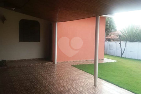 Casa à venda com 3 quartos no Centro, Iperó, SP
