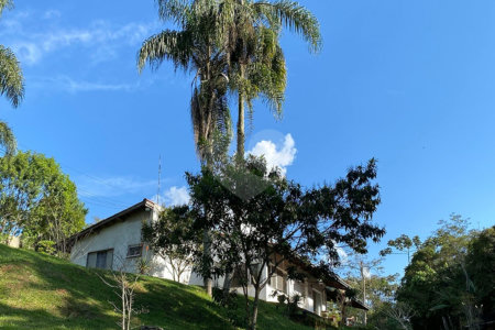 Sítio à venda com 3 quartos, sendo 1 suíte,  no Centro, Biritiba-mirim, SP