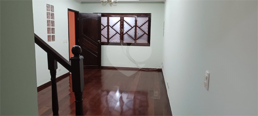 Sobrado à venda com 3 quartos, sendo 1 suíte, em Parque Renato Maia, Guarulhos, SP