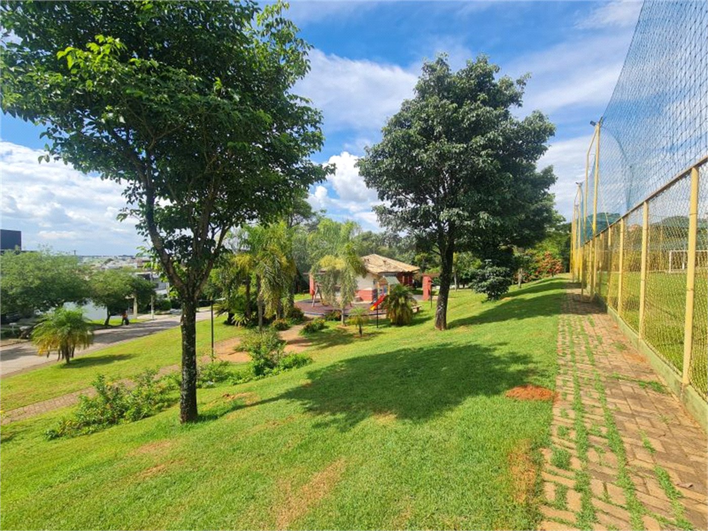 Casa à venda com 3 quartos, sendo 1 suíte, no condomínio Golden Park Residence, Sorocaba - SP